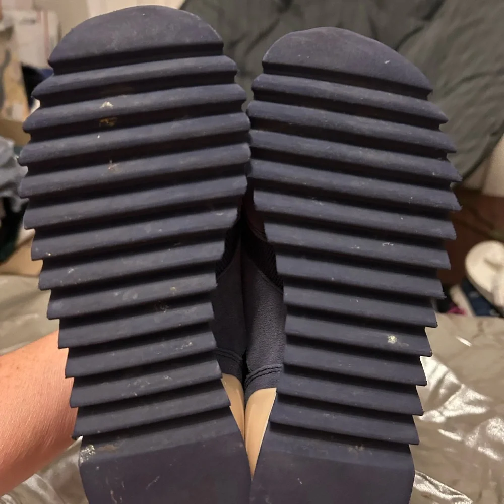 Preowned Tory Burch Navy and Cream Kids Sneakers - Picture 6 of 8